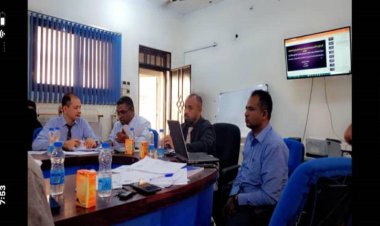 مركز الإدارة الصحية للدراسات العليا والتدريب والبحوث الصحيه بجامعة عدن يعقد سمناراً لإقرار خطط الدراسات العليا