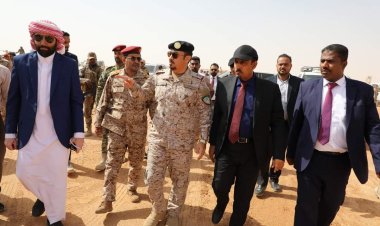 محافظ حضرموت يبحث اجراءات تسهيل تفويج المعتمرين بميناء الوديعة البري ويوجه بتوفير منشآت خدمات عامة