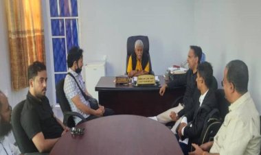 مدير عام الشحر يلتقي وفد مكتب الصحة بحضرموت