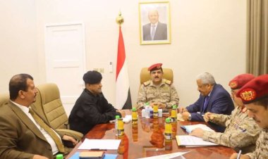 وزير الدفاع يترأس اجتماعا للجنة الأمنية العليا بالعاصمة عدن