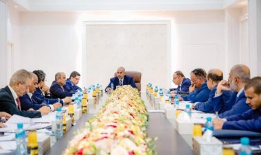 الرئيس القائد عيدروس الزُبيدي يرأس الاجتماع الثالث للجنة العُليا للموارد السيادية والمحلية