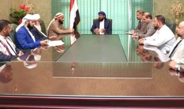 المحرّمي يعقد اجتماعاً موسعاً بوزير ووكلاء وزارة الأوقاف والإرشاد الديني