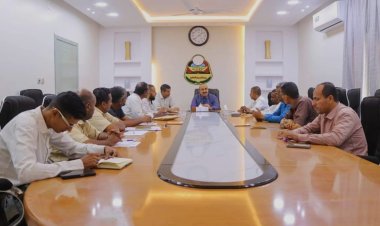 اللجنة الإشرافية الفرعية بمكتب تربية حضرموت الساحل تناقش استعدادات المكتب لإجراء اختبارات شهادة الثانوية العامة لهذا العام والاستماع للتقارير المقدمة من أعضائها