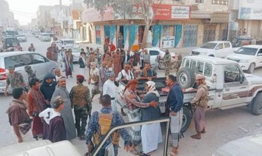 محافظ شبوة يتفقد الأسواق التجارية في عتق