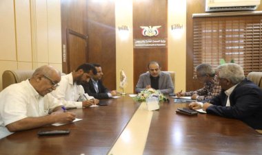 وزير الصحة يترأس اجتماعاً لمناقشة قضايا مكافحة الأدوية المهربة