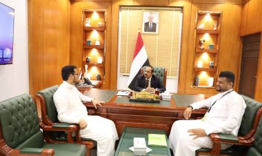 محافظ حضرموت يطلع على برامج فعاليات اسبوع المال العالمي لتحسين معدل الثقافة المالية