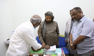 محافظ حضرموت يطّلع على أحوال مرضى مركز الجذام بالمكلا ويوجه بمضاعفة الرعاية الصحية وتلبية احتياجاتهم