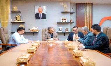 المحافظ لملس يؤكد على أهمية تعدد الخدمات والتسهيلات المالية والمصرفية المقدمة للمجتمع