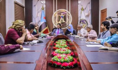 انتقالي العاصمة عدن يعقد اجتماعاً برؤساء الهيئات التنفيذية بالمديريات