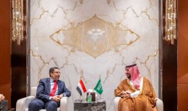 رئيس الوزراء يناقش مع وزير الدفاع السعودي المستجدات على الساحة الوطنية والإقليمية والدولية