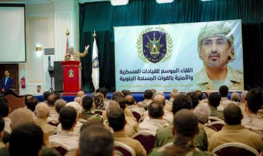 الرئيس الزُبيدي: قواتنا المسلحة والأمن صمام أمان الجنوب وضمان انتصار قضية شعبه الوطنية