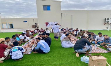 هيئة السلم المجتمعي بمدينة المكلا تنظم الإفطار الجماعي الأول بحضور رسمي