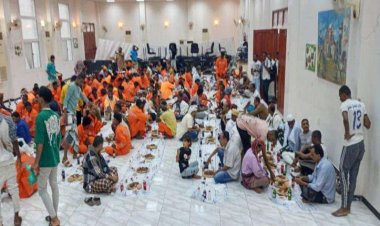صندوق النظافة ينظم مأدبة افطار جماعي للموظفين والعمال بالعاصمة عدن