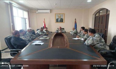 رئيس خفر السواحل يطلع على سير العمل في المصلحة