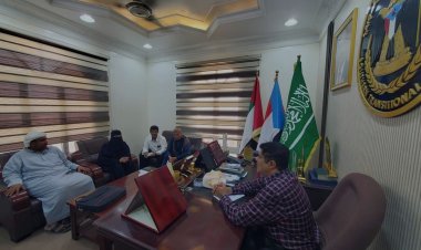 العميد المحمدي يطلع على نشاط مكتب الصحة بساحل حضرموت