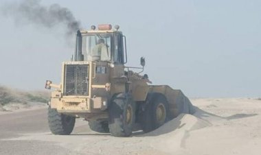 إصلاح الطرق المتضررة من السيول في مديرية رضوم