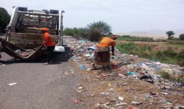 عمال صندوق نظافة والتحسين تبن ينفذون حملة نظافة بمناطق زايدة والشقعة والعند بلحج