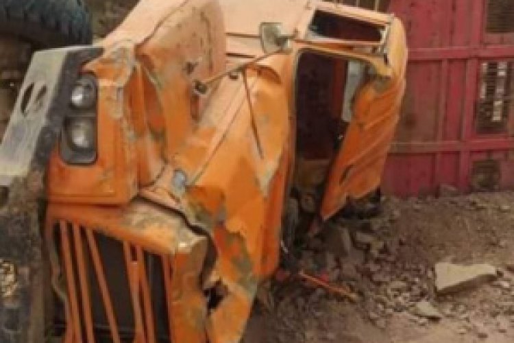 حادث مروري يودي بحياة 3 أشخاص بمديرية الازارق بالضالع