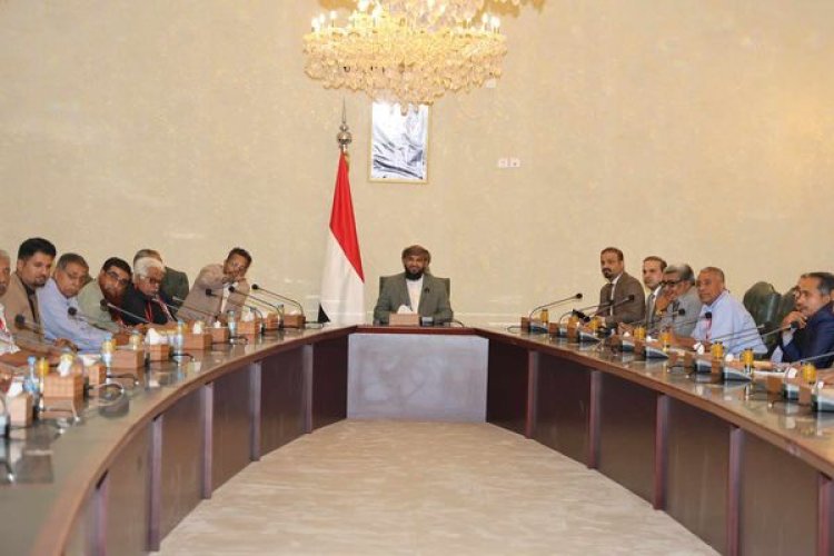 المحرّمي يعقد اجتماعا موسعاً بالسلطة المحلية والتنفيذية بأبين لمناقشة احتياجات المحافظة