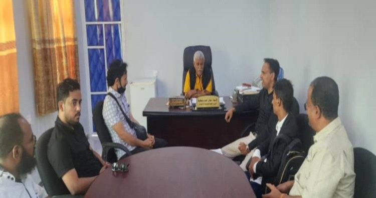 مدير عام الشحر يلتقي وفد مكتب الصحة بحضرموت