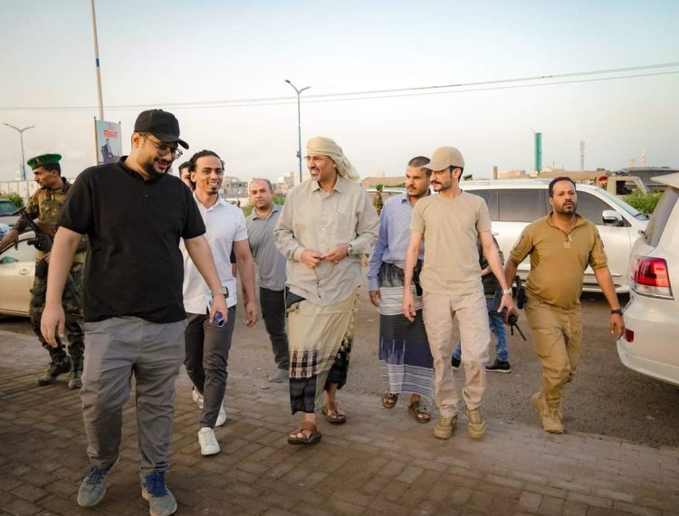 الرئيس الزُبيدي يزور الإفطار السنوي السابع للمجلس العزابي بالعاصمة عدن