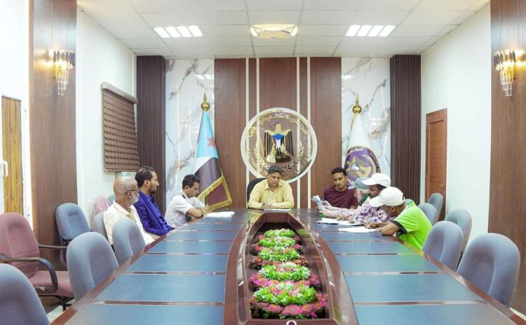 انتقالي العاصمة عدن يعقد لقاءً تشاورياً برؤساء أقسام إدارة الشباب والرياضة بالمديريات