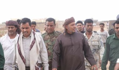 محافظ سقطرى يشرف على إزالة العشوائيات من مصلى العيد و يطمئن على حالة المرضى بمستشفى الشيخ خليفة