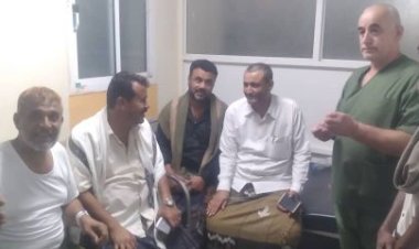 تنفيذية انتقالي طور الباحة تزور مدير الإدارة الثقافية بالمجلس في مستشفى طور الباحة العام