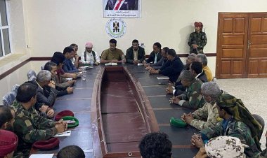 العميد الربيعي يترأس اجتماعا موسعا للقيادات المدنية والعسكرية والأمنية بيافع