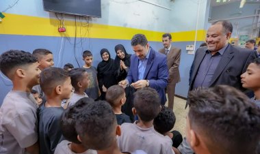 رئيس الوزراء يؤكد خلال زيارته مركز الطفولة الآمنة أن الأيتام أمانة في أعناقنا جميعاً