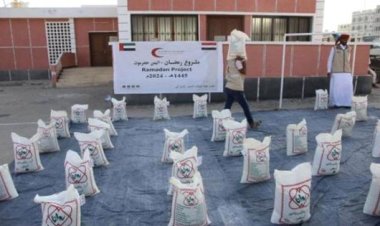 هلال الإمارات يوزع زكاة الفطر على المستحقين بالمكلا