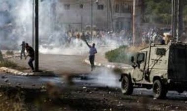 قوات الاحتلال تطلق قنابل غاز بكثافة بمخيم شعفاط