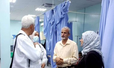 الوكيل الشبحي يتفقد مرضى الكوليرا بمركز العزل في مستشفى الصداقة ويؤكد ان صحة المواطن هي المعيار الحقيقي لأي بلد في العالم ويجب إهتمام الكل في هذا المجال