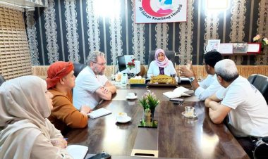 عدن.. مكتب الصحة يطلع على سير عمل مركز عزل الاسهالات المائية الحادة في مستشفى الصداقة