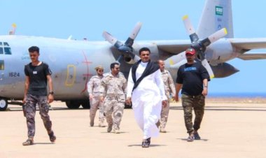 قيادة القوات المشتركة تسيّر رحلة طيران لنقل طلاب سقطرى إلى كلياتهم في المحافظات