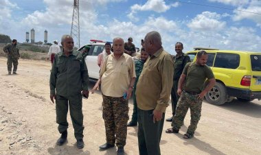 رئيس مصلحة الدفاع المدني يوجه باتخاذ كافة التدابير اللازمة للتعامل مع آثار المنخفض الجوي بعدن