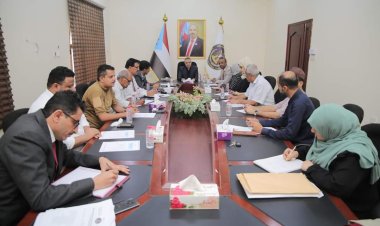 الهيئة الوطنية للإعلام الجنوبي تعقد اجتماعها الدوري برئاسة اليافعي