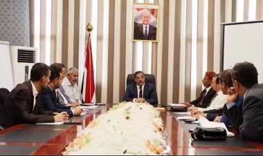 وزير العدل يناقش الأوضاع الإدارية والمالية لمحاكم لحج