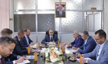 نائب وزير المالية يبحث مع وفد أممي المستجدات الاقتصادية والتحديات المالية والمعاناة الإنسانية