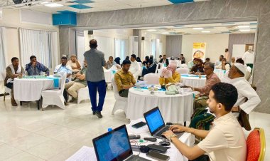 هيئة السلم المجتمعي بالمكلا تختتم دورة الإتصال والتواصل الاستراتيجي بنجاح