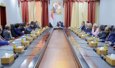 رئيس الوزراء يعقد اجتماعاً مع ممثلي الأحزاب والقوى والمكونات السياسية لاستعراض المستجدات الراهنة