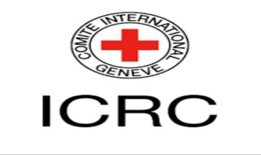 “الصليب الأحمر” يعتزم إقامة مشاريع صحية في لحج