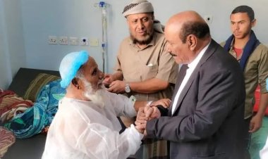 انتقالي شبوة يطمئن على صحة المناضل أبو علي الحضرمي
