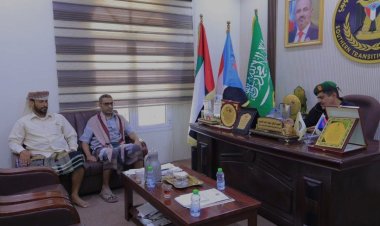 العميد المحمدي يطلع على نشاطات القيادة المحلية للمجلس الانتقالي بالشحر