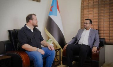 العولقي يؤكد أهمية توضيح الإعلام الأجنبي للطبيعة الإرهابية لمليشيا الحوثيين