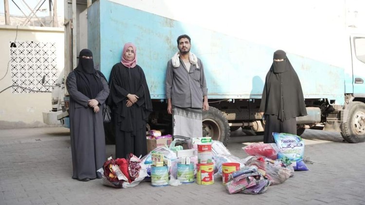 انتقالي العاصمة عدن يقدم كسوة العيد لعدد من سجينات المنصورة