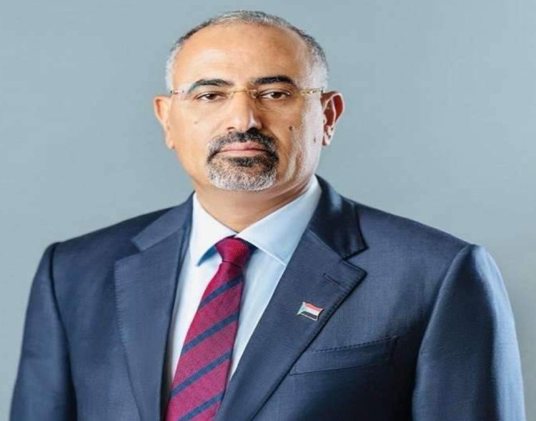الرئيس الزُبيدي يُعزَّي بوفاة القاضي علي صالح الحمادي عضو المحكمة العُليا