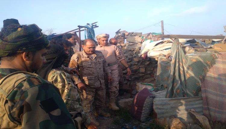 قائد اللواء 82 مشاه الشنفرة يقوم بمعايدة المرابطين بجبهات شمال وغرب الضالع