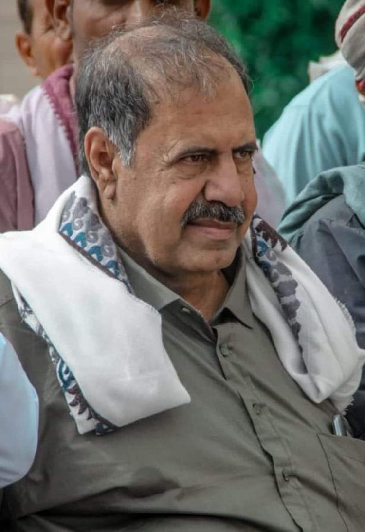 رئيس تنفيذية انتقالي حضرموت يعزي الوكيل السابق الشيخ ناصر بن سالم بلبحيث في وفاة زوجته