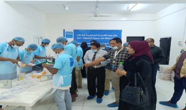 التغذية المدرسية بوزارة التربية تتفقد سير العمل بمطبخ يمن آيد للتغذية المدرسية بعدن